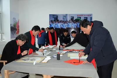翰墨飄香迎新春，警民同心繪和諧——諸城市公安局與文聯(lián)成功舉辦書畫聯(lián)誼交流活動